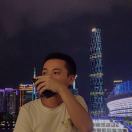 小何
